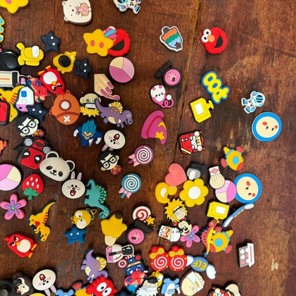 Croc charms lot 320+ Pieces Assorted - Picture 2 of 6